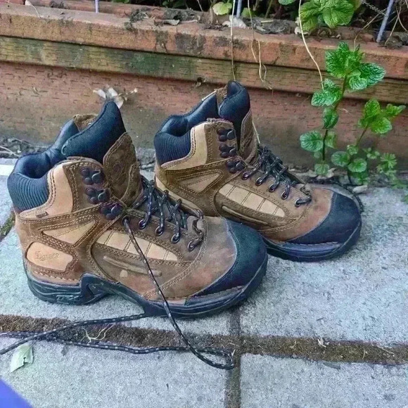 Danner women's 6" instigator GTX boot size 7.5 - Picture 2 of 4